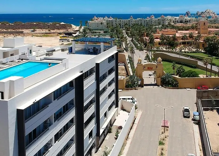 Walk To Beach, King Bed 2b2 Newly Furnished Cabo San Lucas