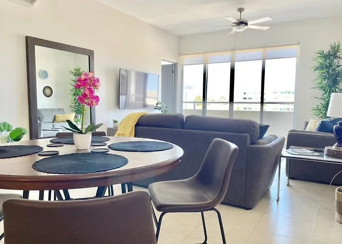 Apartment Walk To Beach, King Bed 2b2 Newly Furnished *