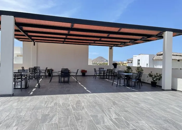 Walk To Beach, King Bed 2b2 Newly Furnished Cabo San Lucas