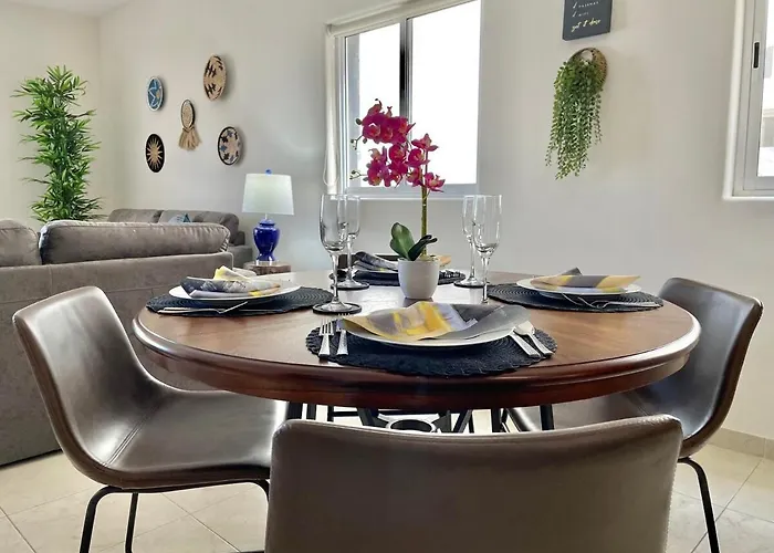 Apartment Walk To Beach, King Bed 2b2 Newly Furnished Cabo San Lucas
